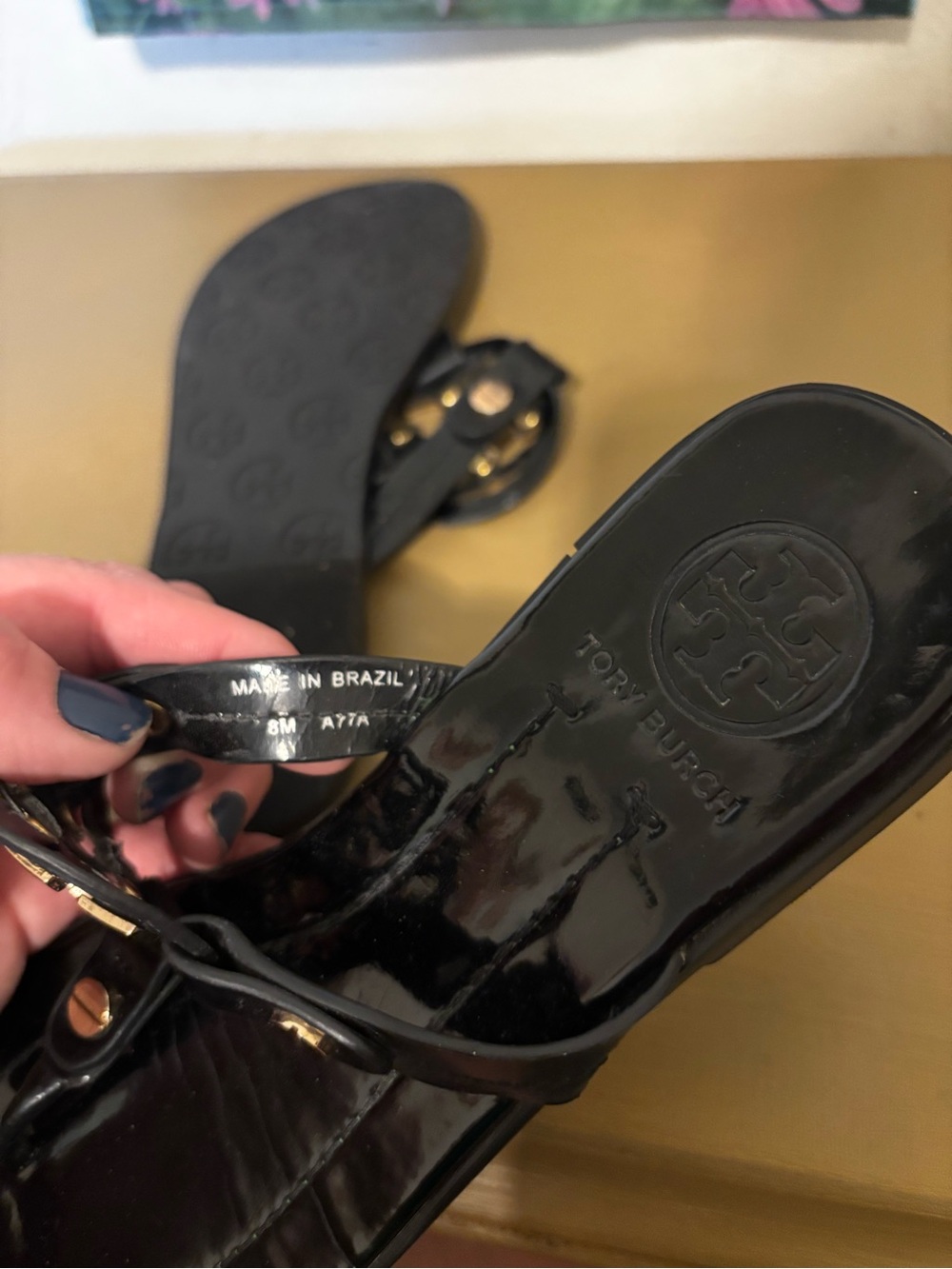 Tory Burch Black Patent Leather Logo Thong Sandals with Gold Hardware - Picture 8 of 8